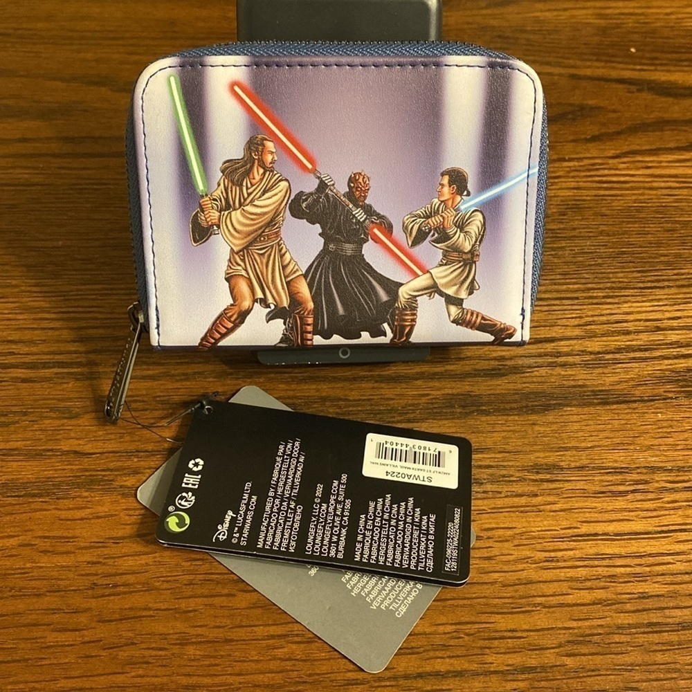 Loungefly Star Wars zip-around wallet - Picture 1 of 9